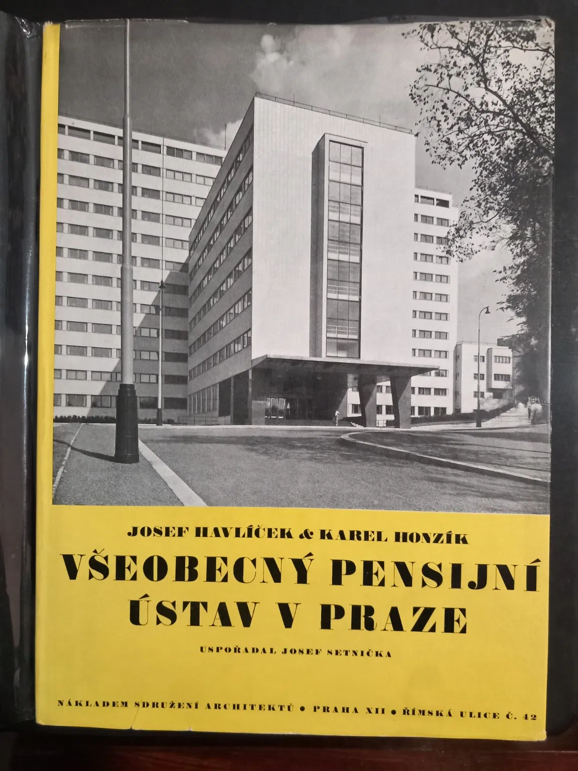 Všeobecný pensijní ústav v praze 1934 Věnování